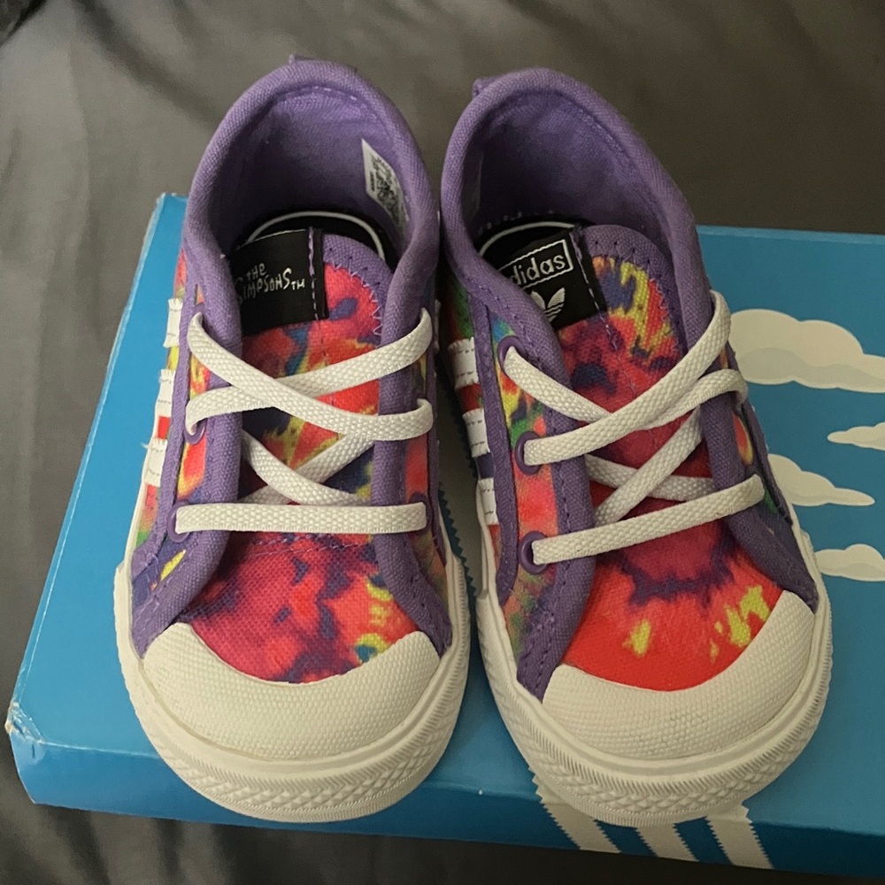 NIB ADIDAS X THE SIMPSONS Kids Youth Tie Dye Slip On Sneakers Size 5
